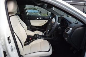 Infinity Q30 Seat and Dash 2