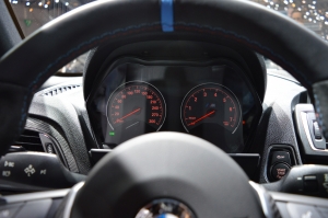BMW M2 dials