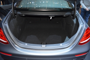 Mercedes Benz E Class 400 boot