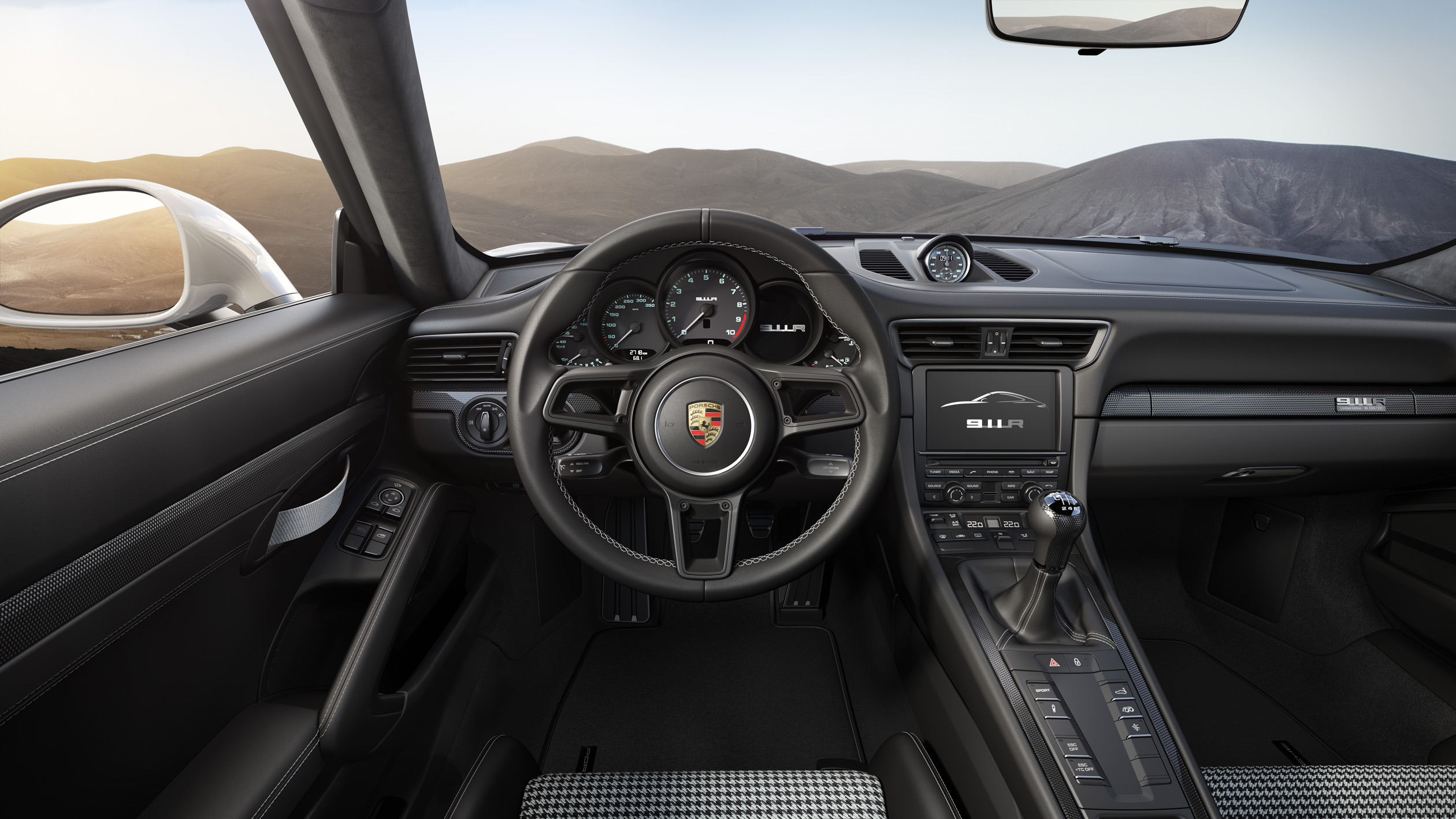 Porsche 911 R dash