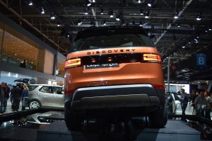 land-rover-discovery-rear