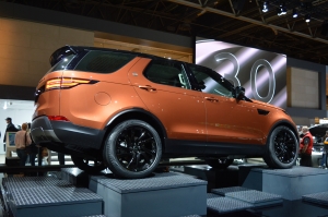 land-rover-discovery-side