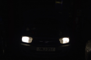 philips-racing-vision-bulb-h4-lights-on